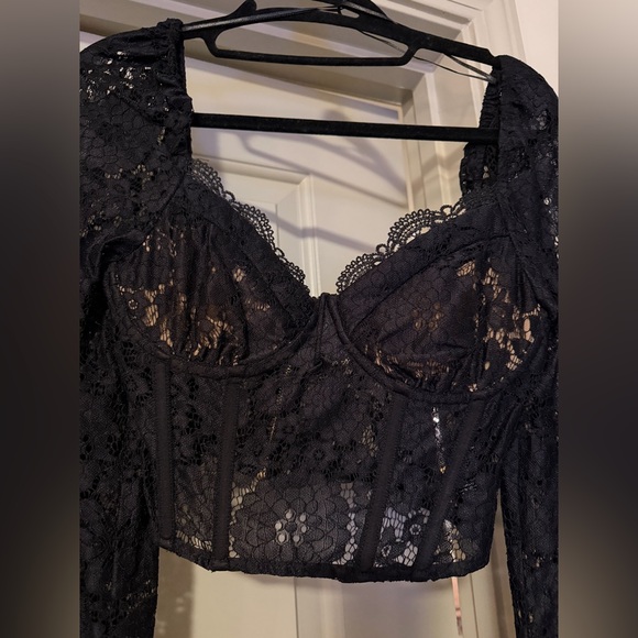 VICI Elegant Black Lace Women's Top - Picture 2 of 4